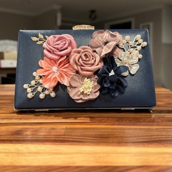 Handbags - NWOT Floral Evening Bag Clutch